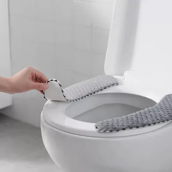 Nešiojama daugkartinio naudojimo šilta pliušinė tualeto sėdynė 4 spalvos pjaunamas plaunamas tualeto dangčio rinkinys Šilta lipni tualeto kilimėlio sėdynė