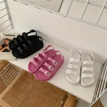 Romos sandalai Moterų vasarinių batų platforma 2021 m Nauji kieti PVC sandalai moterims Laisvalaikio batai Sagties diržas Atostogų paplūdimio sandalas